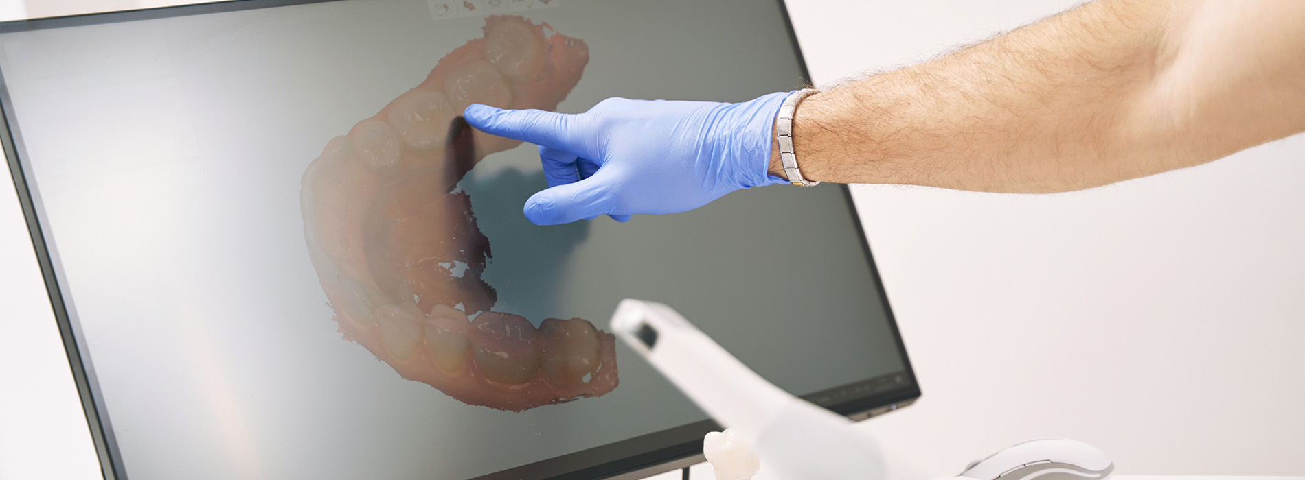 Cosmetic Dental Office near Revere